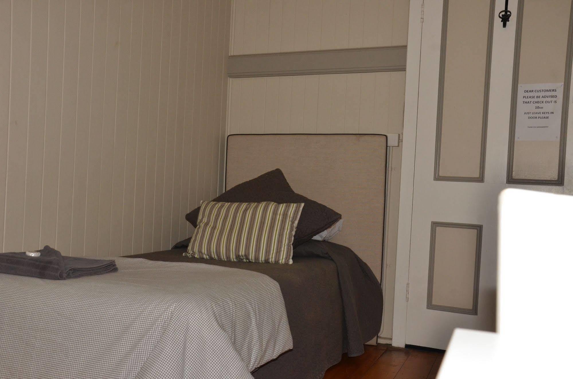Royal Gatton Hotel Luaran gambar
